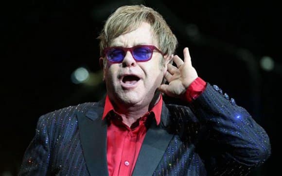 Elton John – Több mint 300 állomásos turnéval búcsúzik